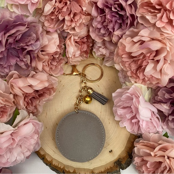 Gray & Silver Paw Print Rhinestone Keychain - Picture 12 of 16